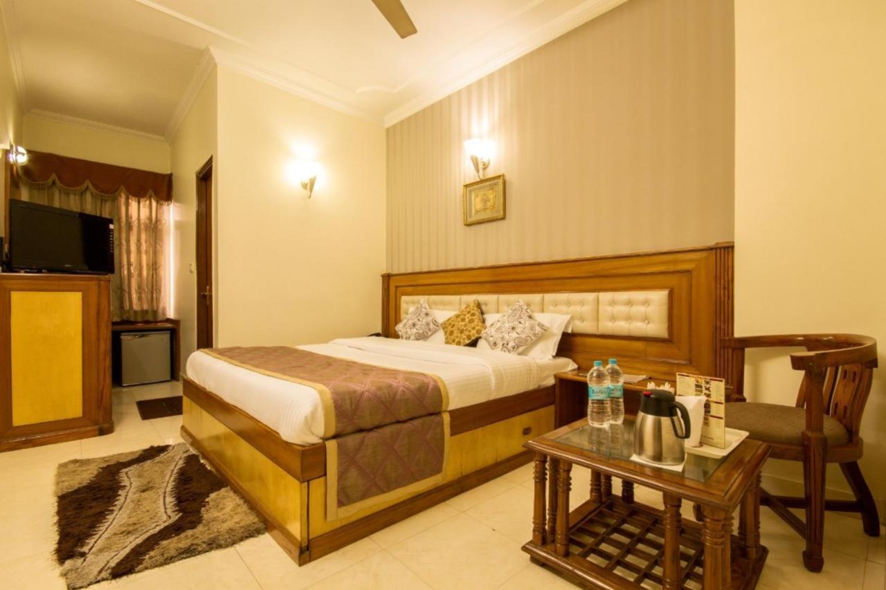 The Aster Karol Bagh Homely Atmosphere Nova Deli Exterior foto